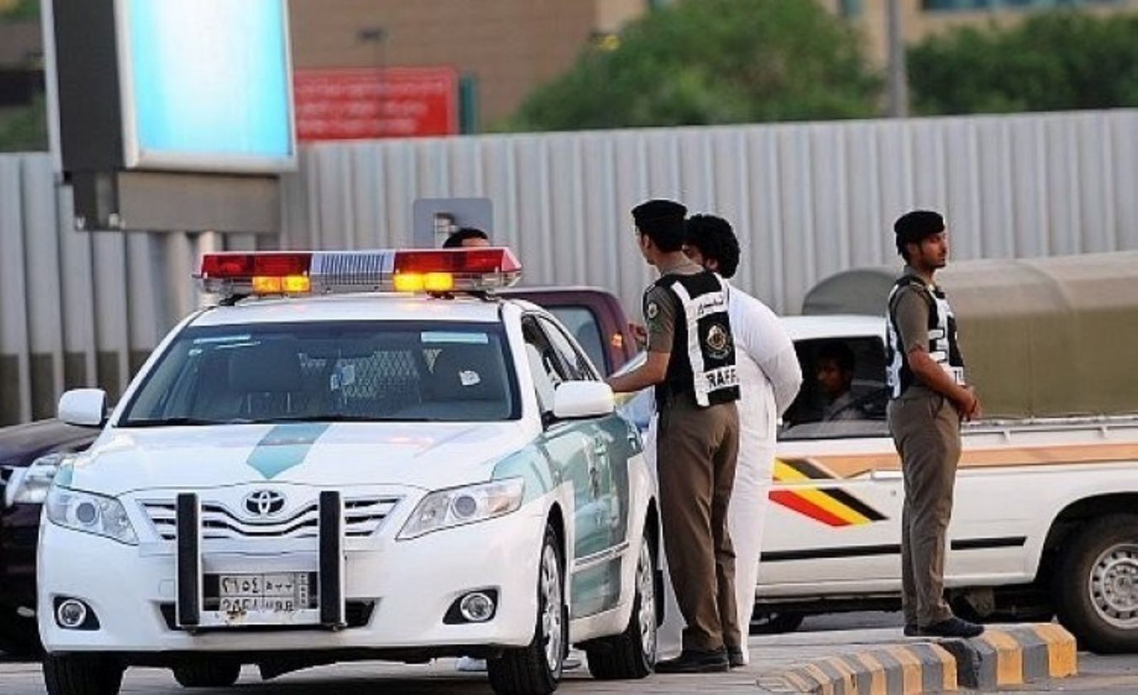 طرق الاستعلام عن قيمة مخالفات مواقف دبي بالإمارات