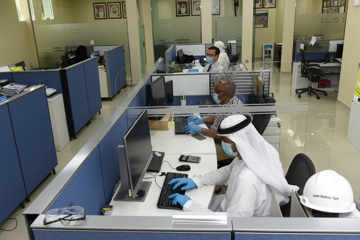المهن التي لا تحتاج شهادات في مكتب العمل الإمارات