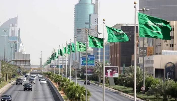تمديد الاجازة الاسبوعية في السعودية